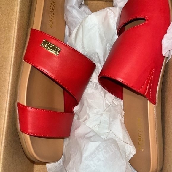 KENNETH Cole Reaction Women's Cutout Flat Red Sandals Size  7 - Picture 5 of 8